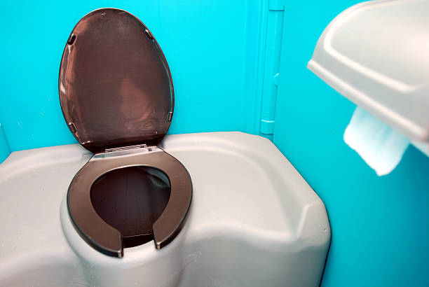 Best Construction site porta potty rental  in Seneca, KS